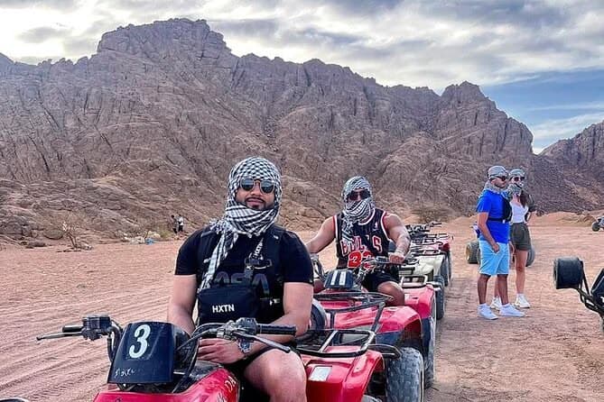 Escursione al Colored Canyon: Un Viaggio nel Sinai