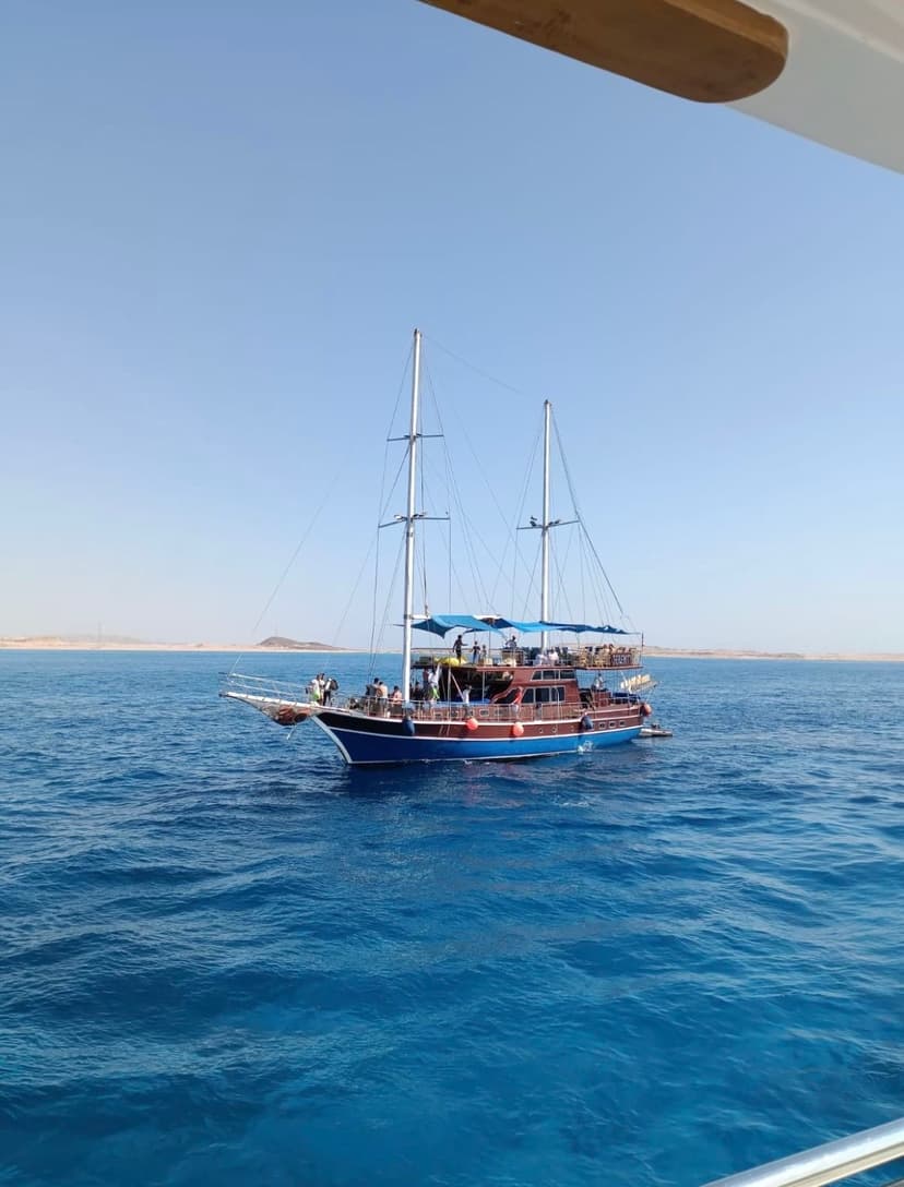 Navigazione sul Mar Rosso — Esperienza “Veliero” a Sharm El Sheikh